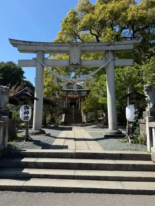 八雲神社(緑町)の{uncategorized: "未分類", other: "その他", undefined: "問題あり", building: "その他建物", grave: "お墓", sacred_gate: "鳥居", guardian: "狛犬", statue: "像", buddha: "仏像", history: "歴史", nature: "自然", garden: "庭園", animal: "動物", pagoda: "塔", temizu: "手水舎", mountain_gate: "山門・神門", sanctuary: "本殿・本堂", subordinate: "末社・摂社", art: "芸術", scenery: "景色", jizo: "地蔵", ema: "絵馬", goshuin: "御朱印", omikuji: "おみくじ", items: "授与品その他", amulet: "お守り", goshuincho: "御朱印帳", eats: "食事", festival: "お祭り", votive_dance: "神楽", shichigosan: "七五三参", wedding: "結婚式", experience: "体験その他", initially: "初詣", around: "周辺", anti_infection: "感染症対策"}