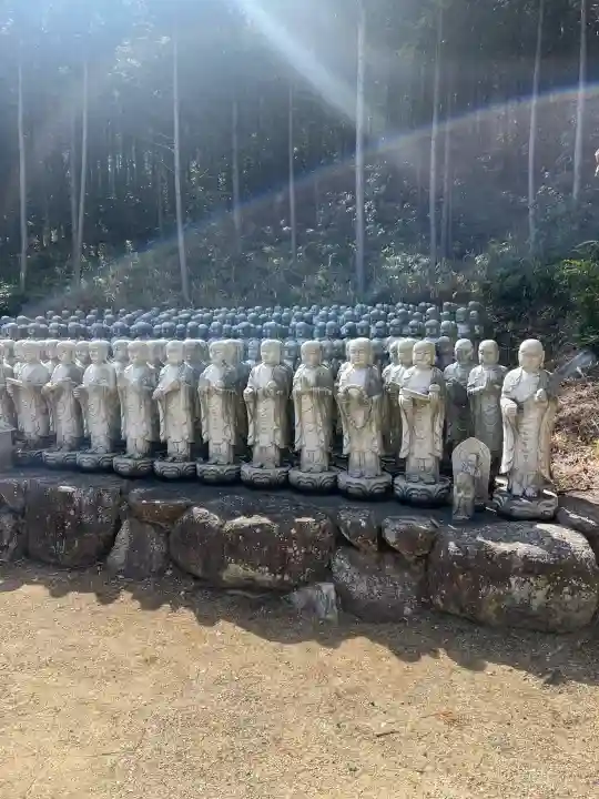 龍泉寺の{uncategorized: "未分類", other: "その他", undefined: "問題あり", building: "その他建物", grave: "お墓", sacred_gate: "鳥居", guardian: "狛犬", statue: "像", buddha: "仏像", history: "歴史", nature: "自然", garden: "庭園", animal: "動物", pagoda: "塔", temizu: "手水舎", mountain_gate: "山門・神門", sanctuary: "本殿・本堂", subordinate: "末社・摂社", art: "芸術", scenery: "景色", jizo: "地蔵", ema: "絵馬", goshuin: "御朱印", omikuji: "おみくじ", items: "授与品その他", amulet: "お守り", goshuincho: "御朱印帳", eats: "食事", festival: "お祭り", votive_dance: "神楽", shichigosan: "七五三参", wedding: "結婚式", experience: "体験その他", initially: "初詣", around: "周辺", anti_infection: "感染症対策"}