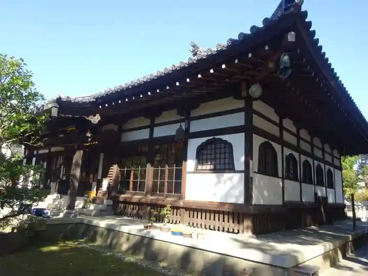 常楽寺の本殿・本堂