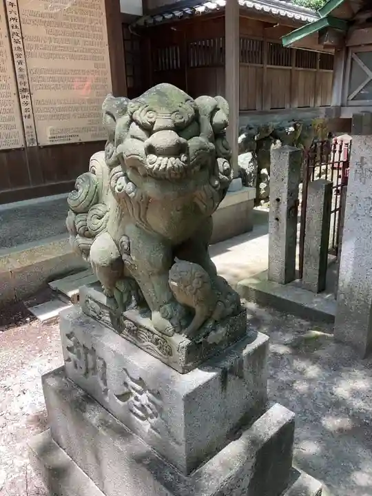 六所社(金城町)の狛犬