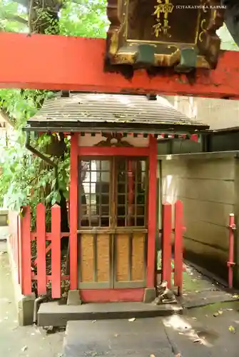 銀杏岡八幡神社の末社・摂社
