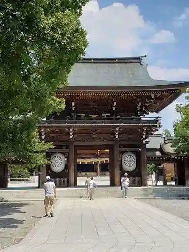 寒川神社の山門・神門