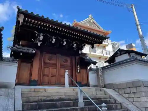 福徳寺の山門