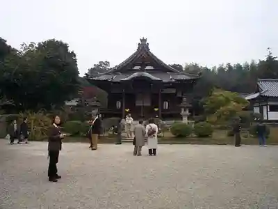 秋篠寺の本殿・本堂