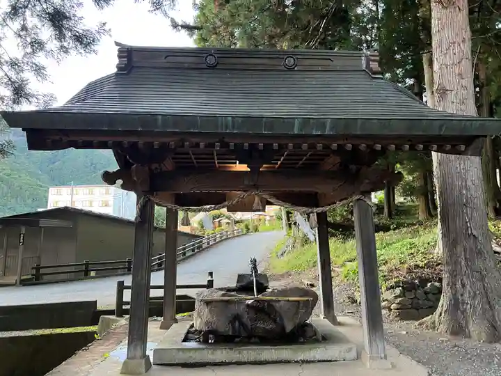河口浅間神社の手水舎