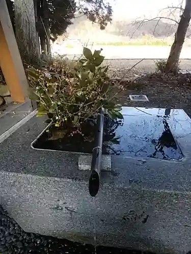 高司神社〜むすびの神の鎮まる社〜の手水舎