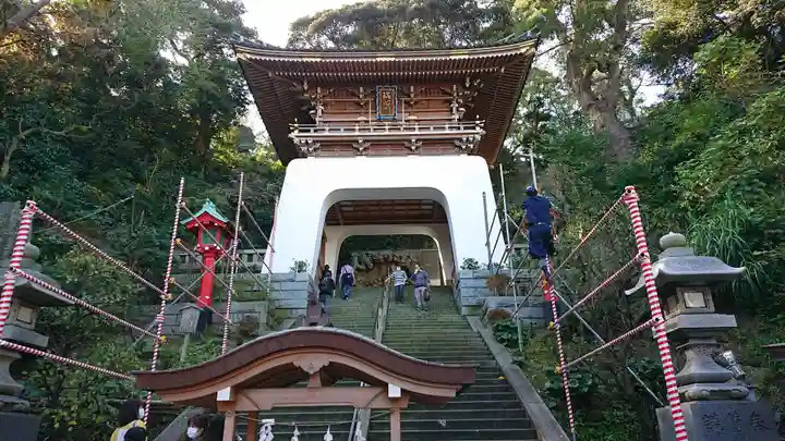 江島神社の山門・神門