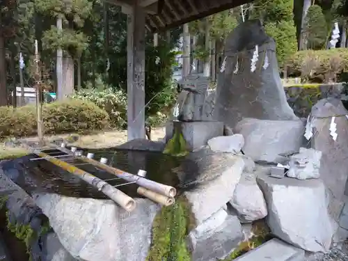 八海山尊神社の手水舎
