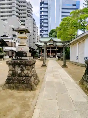 綾瀬稲荷神社の{uncategorized: "未分類", other: "その他", undefined: "問題あり", building: "その他建物", grave: "お墓", sacred_gate: "鳥居", guardian: "狛犬", statue: "像", buddha: "仏像", history: "歴史", nature: "自然", garden: "庭園", animal: "動物", pagoda: "塔", temizu: "手水舎", mountain_gate: "山門・神門", sanctuary: "本殿・本堂", subordinate: "末社・摂社", art: "芸術", scenery: "景色", jizo: "地蔵", ema: "絵馬", goshuin: "御朱印", omikuji: "おみくじ", items: "授与品その他", amulet: "お守り", goshuincho: "御朱印帳", eats: "食事", festival: "お祭り", votive_dance: "神楽", shichigosan: "七五三参", wedding: "結婚式", experience: "体験その他", initially: "初詣", around: "周辺", anti_infection: "感染症対策"}