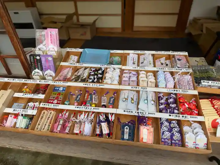 氣比神宮の{uncategorized: "未分類", other: "その他", undefined: "問題あり", building: "その他建物", grave: "お墓", sacred_gate: "鳥居", guardian: "狛犬", statue: "像", buddha: "仏像", history: "歴史", nature: "自然", garden: "庭園", animal: "動物", pagoda: "塔", temizu: "手水舎", mountain_gate: "山門・神門", sanctuary: "本殿・本堂", subordinate: "末社・摂社", art: "芸術", scenery: "景色", jizo: "地蔵", ema: "絵馬", goshuin: "御朱印", omikuji: "おみくじ", items: "授与品その他", amulet: "お守り", goshuincho: "御朱印帳", eats: "食事", festival: "お祭り", votive_dance: "神楽", shichigosan: "七五三参", wedding: "結婚式", experience: "体験その他", initially: "初詣", around: "周辺", anti_infection: "感染症対策"}