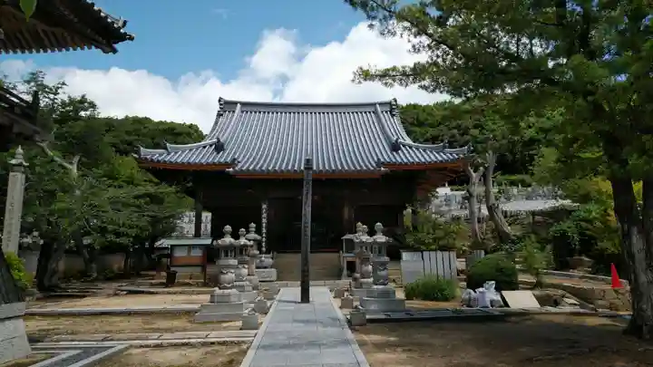 真光院西寺の本殿・本堂