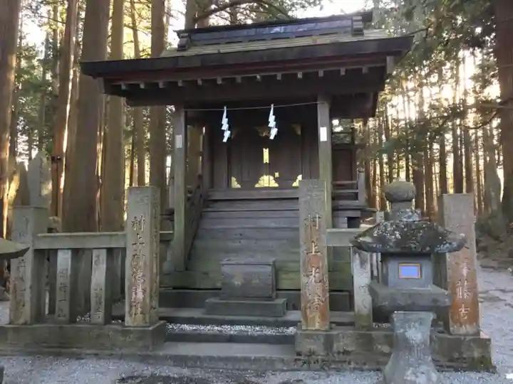 北口本宮冨士浅間神社の末社・摂社
