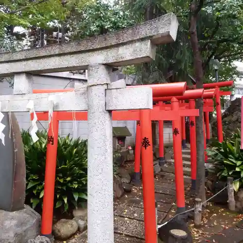 鳩森八幡神社の鳥居