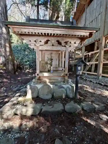 白山中居神社の{uncategorized: "未分類", other: "その他", undefined: "問題あり", building: "その他建物", grave: "お墓", sacred_gate: "鳥居", guardian: "狛犬", statue: "像", buddha: "仏像", history: "歴史", nature: "自然", garden: "庭園", animal: "動物", pagoda: "塔", temizu: "手水舎", mountain_gate: "山門・神門", sanctuary: "本殿・本堂", subordinate: "末社・摂社", art: "芸術", scenery: "景色", jizo: "地蔵", ema: "絵馬", goshuin: "御朱印", omikuji: "おみくじ", items: "授与品その他", amulet: "お守り", goshuincho: "御朱印帳", eats: "食事", festival: "お祭り", votive_dance: "神楽", shichigosan: "七五三参", wedding: "結婚式", experience: "体験その他", initially: "初詣", around: "周辺", anti_infection: "感染症対策"}