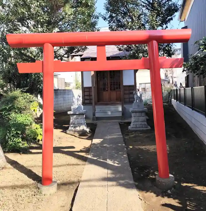 浜田山稲荷大明神の{uncategorized: "未分類", other: "その他", undefined: "問題あり", building: "その他建物", grave: "お墓", sacred_gate: "鳥居", guardian: "狛犬", statue: "像", buddha: "仏像", history: "歴史", nature: "自然", garden: "庭園", animal: "動物", pagoda: "塔", temizu: "手水舎", mountain_gate: "山門・神門", sanctuary: "本殿・本堂", subordinate: "末社・摂社", art: "芸術", scenery: "景色", jizo: "地蔵", ema: "絵馬", goshuin: "御朱印", omikuji: "おみくじ", items: "授与品その他", amulet: "お守り", goshuincho: "御朱印帳", eats: "食事", festival: "お祭り", votive_dance: "神楽", shichigosan: "七五三参", wedding: "結婚式", experience: "体験その他", initially: "初詣", around: "周辺", anti_infection: "感染症対策"}