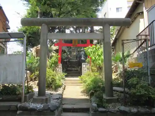 岩山稲荷神社の鳥居