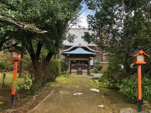 大本山誕生院  の山門・神門