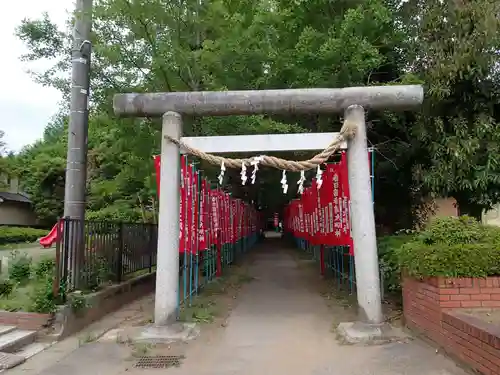 春日部稲荷神社の鳥居