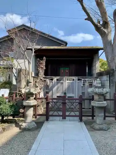 御釜神社の{uncategorized: "未分類", other: "その他", undefined: "問題あり", building: "その他建物", grave: "お墓", sacred_gate: "鳥居", guardian: "狛犬", statue: "像", buddha: "仏像", history: "歴史", nature: "自然", garden: "庭園", animal: "動物", pagoda: "塔", temizu: "手水舎", mountain_gate: "山門・神門", sanctuary: "本殿・本堂", subordinate: "末社・摂社", art: "芸術", scenery: "景色", jizo: "地蔵", ema: "絵馬", goshuin: "御朱印", omikuji: "おみくじ", items: "授与品その他", amulet: "お守り", goshuincho: "御朱印帳", eats: "食事", festival: "お祭り", votive_dance: "神楽", shichigosan: "七五三参", wedding: "結婚式", experience: "体験その他", initially: "初詣", around: "周辺", anti_infection: "感染症対策"}