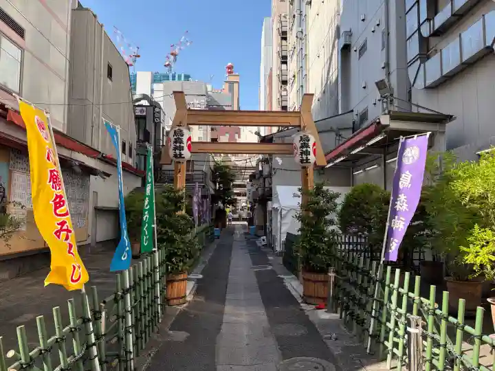 烏森神社の{uncategorized: "未分類", other: "その他", undefined: "問題あり", building: "その他建物", grave: "お墓", sacred_gate: "鳥居", guardian: "狛犬", statue: "像", buddha: "仏像", history: "歴史", nature: "自然", garden: "庭園", animal: "動物", pagoda: "塔", temizu: "手水舎", mountain_gate: "山門・神門", sanctuary: "本殿・本堂", subordinate: "末社・摂社", art: "芸術", scenery: "景色", jizo: "地蔵", ema: "絵馬", goshuin: "御朱印", omikuji: "おみくじ", items: "授与品その他", amulet: "お守り", goshuincho: "御朱印帳", eats: "食事", festival: "お祭り", votive_dance: "神楽", shichigosan: "七五三参", wedding: "結婚式", experience: "体験その他", initially: "初詣", around: "周辺", anti_infection: "感染症対策"}