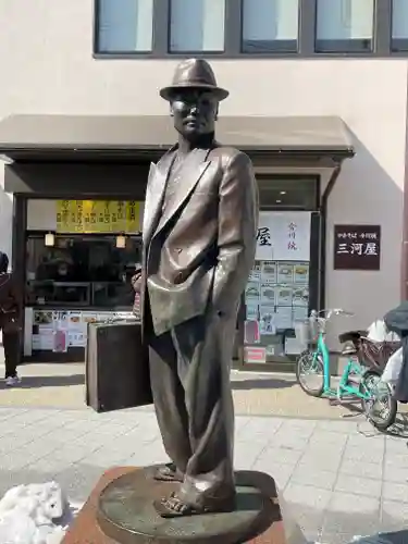 題経寺（柴又帝釈天）の像