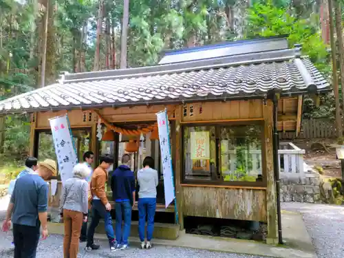 根道神社の本殿