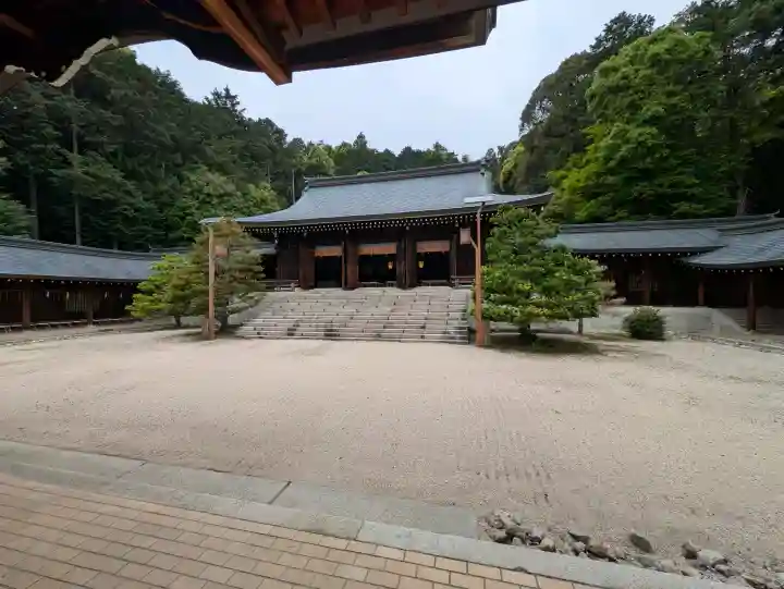 近江神宮の{uncategorized: "未分類", other: "その他", undefined: "問題あり", building: "その他建物", grave: "お墓", sacred_gate: "鳥居", guardian: "狛犬", statue: "像", buddha: "仏像", history: "歴史", nature: "自然", garden: "庭園", animal: "動物", pagoda: "塔", temizu: "手水舎", mountain_gate: "山門・神門", sanctuary: "本殿・本堂", subordinate: "末社・摂社", art: "芸術", scenery: "景色", jizo: "地蔵", ema: "絵馬", goshuin: "御朱印", omikuji: "おみくじ", items: "授与品その他", amulet: "お守り", goshuincho: "御朱印帳", eats: "食事", festival: "お祭り", votive_dance: "神楽", shichigosan: "七五三参", wedding: "結婚式", experience: "体験その他", initially: "初詣", around: "周辺", anti_infection: "感染症対策"}