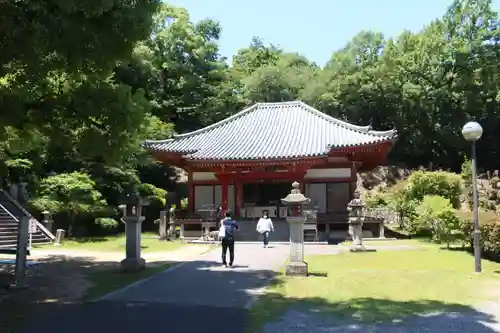 観音寺の本殿