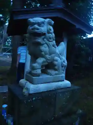 神明社の狛犬