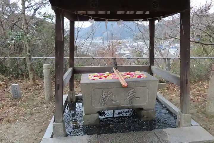 三原八幡宮の手水舎