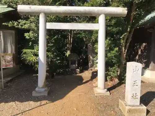 皇大神宮（烏森神社）の{uncategorized: "未分類", other: "その他", undefined: "問題あり", building: "その他建物", grave: "お墓", sacred_gate: "鳥居", guardian: "狛犬", statue: "像", buddha: "仏像", history: "歴史", nature: "自然", garden: "庭園", animal: "動物", pagoda: "塔", temizu: "手水舎", mountain_gate: "山門・神門", sanctuary: "本殿・本堂", subordinate: "末社・摂社", art: "芸術", scenery: "景色", jizo: "地蔵", ema: "絵馬", goshuin: "御朱印", omikuji: "おみくじ", items: "授与品その他", amulet: "お守り", goshuincho: "御朱印帳", eats: "食事", festival: "お祭り", votive_dance: "神楽", shichigosan: "七五三参", wedding: "結婚式", experience: "体験その他", initially: "初詣", around: "周辺", anti_infection: "感染症対策"}