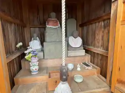 観智院(遍照寺)の{uncategorized: "未分類", other: "その他", undefined: "問題あり", building: "その他建物", grave: "お墓", sacred_gate: "鳥居", guardian: "狛犬", statue: "像", buddha: "仏像", history: "歴史", nature: "自然", garden: "庭園", animal: "動物", pagoda: "塔", temizu: "手水舎", mountain_gate: "山門・神門", sanctuary: "本殿・本堂", subordinate: "末社・摂社", art: "芸術", scenery: "景色", jizo: "地蔵", ema: "絵馬", goshuin: "御朱印", omikuji: "おみくじ", items: "授与品その他", amulet: "お守り", goshuincho: "御朱印帳", eats: "食事", festival: "お祭り", votive_dance: "神楽", shichigosan: "七五三参", wedding: "結婚式", experience: "体験その他", initially: "初詣", around: "周辺", anti_infection: "感染症対策"}