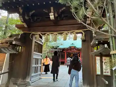 赤坂氷川神社の{uncategorized: "未分類", other: "その他", undefined: "問題あり", building: "その他建物", grave: "お墓", sacred_gate: "鳥居", guardian: "狛犬", statue: "像", buddha: "仏像", history: "歴史", nature: "自然", garden: "庭園", animal: "動物", pagoda: "塔", temizu: "手水舎", mountain_gate: "山門・神門", sanctuary: "本殿・本堂", subordinate: "末社・摂社", art: "芸術", scenery: "景色", jizo: "地蔵", ema: "絵馬", goshuin: "御朱印", omikuji: "おみくじ", items: "授与品その他", amulet: "お守り", goshuincho: "御朱印帳", eats: "食事", festival: "お祭り", votive_dance: "神楽", shichigosan: "七五三参", wedding: "結婚式", experience: "体験その他", initially: "初詣", around: "周辺", anti_infection: "感染症対策"}