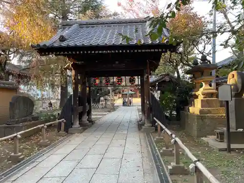 新井薬師（梅照院）の山門・神門