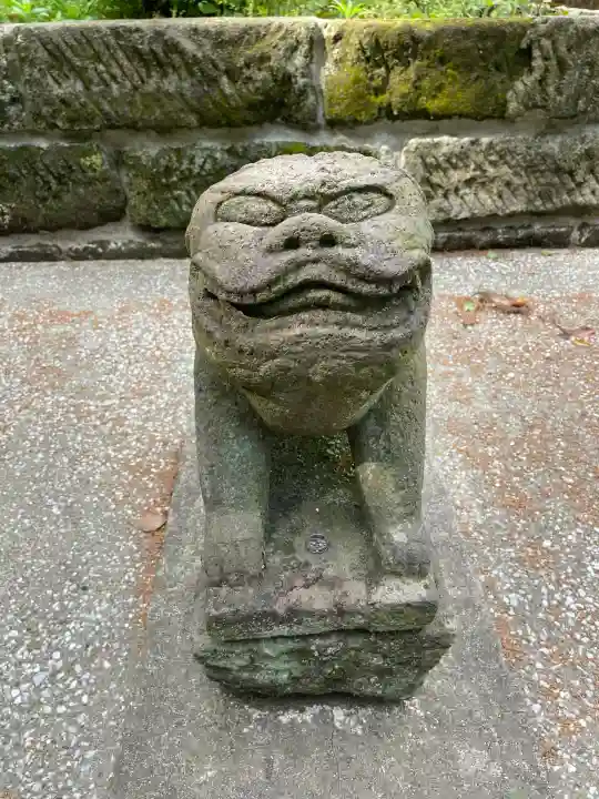 諏訪大神社の{uncategorized: "未分類", other: "その他", undefined: "問題あり", building: "その他建物", grave: "お墓", sacred_gate: "鳥居", guardian: "狛犬", statue: "像", buddha: "仏像", history: "歴史", nature: "自然", garden: "庭園", animal: "動物", pagoda: "塔", temizu: "手水舎", mountain_gate: "山門・神門", sanctuary: "本殿・本堂", subordinate: "末社・摂社", art: "芸術", scenery: "景色", jizo: "地蔵", ema: "絵馬", goshuin: "御朱印", omikuji: "おみくじ", items: "授与品その他", amulet: "お守り", goshuincho: "御朱印帳", eats: "食事", festival: "お祭り", votive_dance: "神楽", shichigosan: "七五三参", wedding: "結婚式", experience: "体験その他", initially: "初詣", around: "周辺", anti_infection: "感染症対策"}