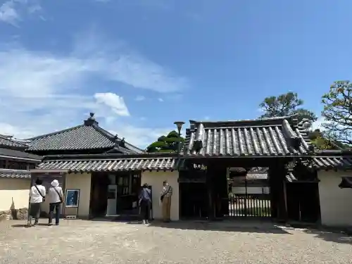 中宮寺の{uncategorized: "未分類", other: "その他", undefined: "問題あり", building: "その他建物", grave: "お墓", sacred_gate: "鳥居", guardian: "狛犬", statue: "像", buddha: "仏像", history: "歴史", nature: "自然", garden: "庭園", animal: "動物", pagoda: "塔", temizu: "手水舎", mountain_gate: "山門・神門", sanctuary: "本殿・本堂", subordinate: "末社・摂社", art: "芸術", scenery: "景色", jizo: "地蔵", ema: "絵馬", goshuin: "御朱印", omikuji: "おみくじ", items: "授与品その他", amulet: "お守り", goshuincho: "御朱印帳", eats: "食事", festival: "お祭り", votive_dance: "神楽", shichigosan: "七五三参", wedding: "結婚式", experience: "体験その他", initially: "初詣", around: "周辺", anti_infection: "感染症対策"}