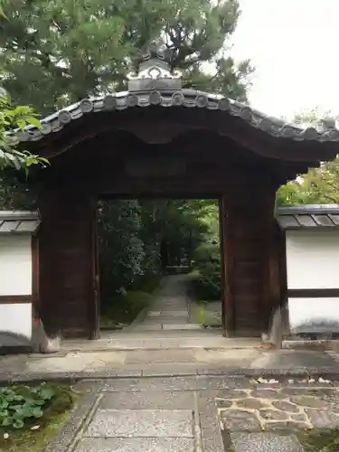 圓徳院の山門・神門