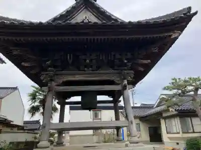 大乗寺の{uncategorized: "未分類", other: "その他", undefined: "問題あり", building: "その他建物", grave: "お墓", sacred_gate: "鳥居", guardian: "狛犬", statue: "像", buddha: "仏像", history: "歴史", nature: "自然", garden: "庭園", animal: "動物", pagoda: "塔", temizu: "手水舎", mountain_gate: "山門・神門", sanctuary: "本殿・本堂", subordinate: "末社・摂社", art: "芸術", scenery: "景色", jizo: "地蔵", ema: "絵馬", goshuin: "御朱印", omikuji: "おみくじ", items: "授与品その他", amulet: "お守り", goshuincho: "御朱印帳", eats: "食事", festival: "お祭り", votive_dance: "神楽", shichigosan: "七五三参", wedding: "結婚式", experience: "体験その他", initially: "初詣", around: "周辺", anti_infection: "感染症対策"}