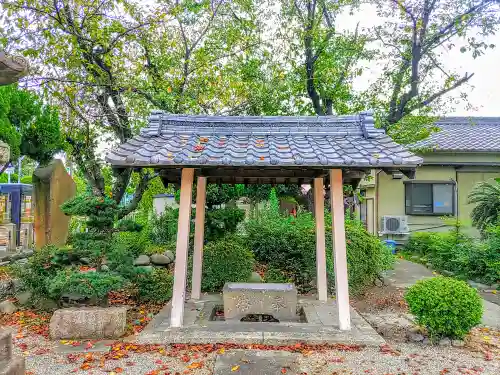 八幡神社の手水舎