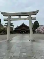 富山縣護國神社の{uncategorized: "未分類", other: "その他", undefined: "問題あり", building: "その他建物", grave: "お墓", sacred_gate: "鳥居", guardian: "狛犬", statue: "像", buddha: "仏像", history: "歴史", nature: "自然", garden: "庭園", animal: "動物", pagoda: "塔", temizu: "手水舎", mountain_gate: "山門・神門", sanctuary: "本殿・本堂", subordinate: "末社・摂社", art: "芸術", scenery: "景色", jizo: "地蔵", ema: "絵馬", goshuin: "御朱印", omikuji: "おみくじ", items: "授与品その他", amulet: "お守り", goshuincho: "御朱印帳", eats: "食事", festival: "お祭り", votive_dance: "神楽", shichigosan: "七五三参", wedding: "結婚式", experience: "体験その他", initially: "初詣", around: "周辺", anti_infection: "感染症対策"}