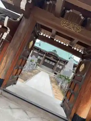 浄西寺の山門・神門