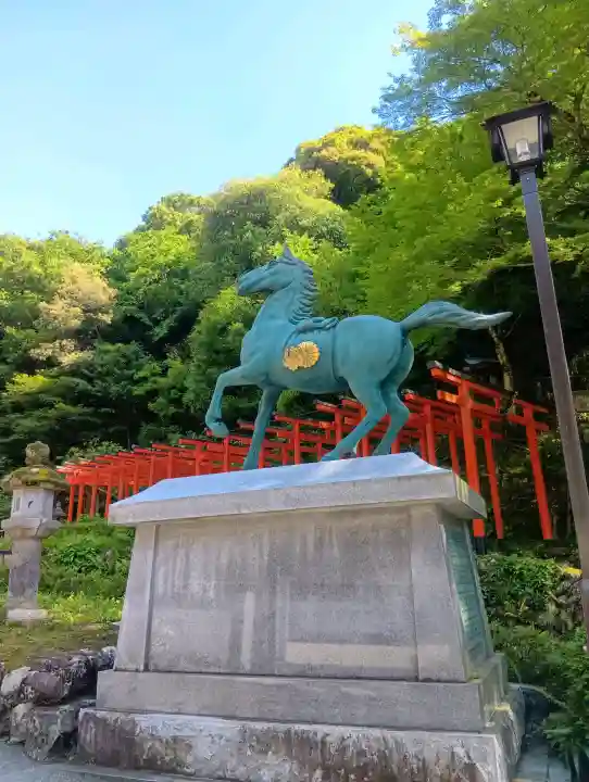伊奈波神社の{uncategorized: "未分類", other: "その他", undefined: "問題あり", building: "その他建物", grave: "お墓", sacred_gate: "鳥居", guardian: "狛犬", statue: "像", buddha: "仏像", history: "歴史", nature: "自然", garden: "庭園", animal: "動物", pagoda: "塔", temizu: "手水舎", mountain_gate: "山門・神門", sanctuary: "本殿・本堂", subordinate: "末社・摂社", art: "芸術", scenery: "景色", jizo: "地蔵", ema: "絵馬", goshuin: "御朱印", omikuji: "おみくじ", items: "授与品その他", amulet: "お守り", goshuincho: "御朱印帳", eats: "食事", festival: "お祭り", votive_dance: "神楽", shichigosan: "七五三参", wedding: "結婚式", experience: "体験その他", initially: "初詣", around: "周辺", anti_infection: "感染症対策"}