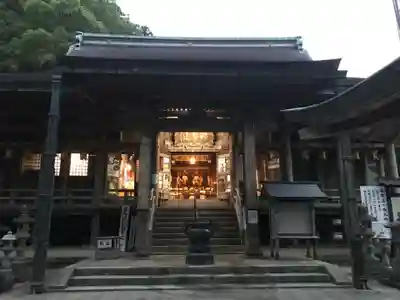 青岸渡寺の本殿・本堂