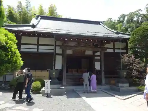 報国寺の本殿・本堂