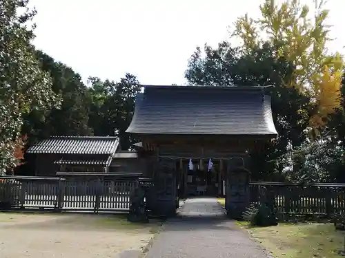 大神山神社本宮の山門・神門