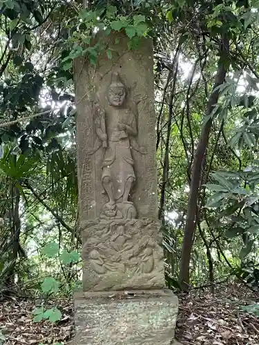 三蔵神社の{uncategorized: "未分類", other: "その他", undefined: "問題あり", building: "その他建物", grave: "お墓", sacred_gate: "鳥居", guardian: "狛犬", statue: "像", buddha: "仏像", history: "歴史", nature: "自然", garden: "庭園", animal: "動物", pagoda: "塔", temizu: "手水舎", mountain_gate: "山門・神門", sanctuary: "本殿・本堂", subordinate: "末社・摂社", art: "芸術", scenery: "景色", jizo: "地蔵", ema: "絵馬", goshuin: "御朱印", omikuji: "おみくじ", items: "授与品その他", amulet: "お守り", goshuincho: "御朱印帳", eats: "食事", festival: "お祭り", votive_dance: "神楽", shichigosan: "七五三参", wedding: "結婚式", experience: "体験その他", initially: "初詣", around: "周辺", anti_infection: "感染症対策"}