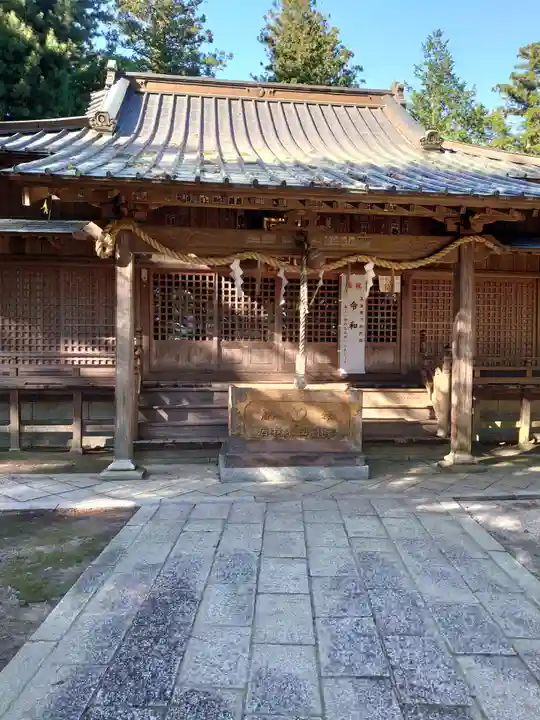 稲田神社の本殿・本堂