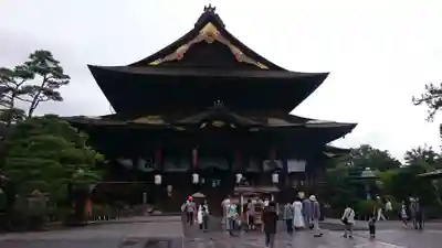 善光寺の本殿・本堂