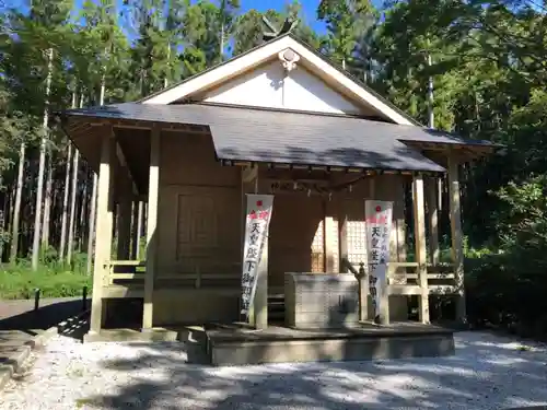 人穴浅間神社の本殿