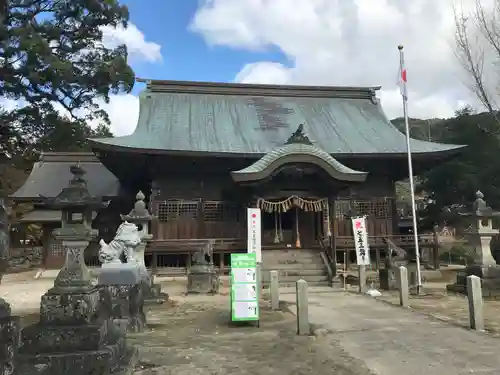 與止日女神社の本殿・本堂